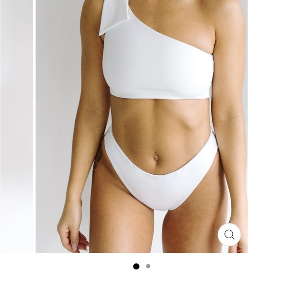 Londre Bikini white. 2 pieces. Size Small. - Picture 5 of 7